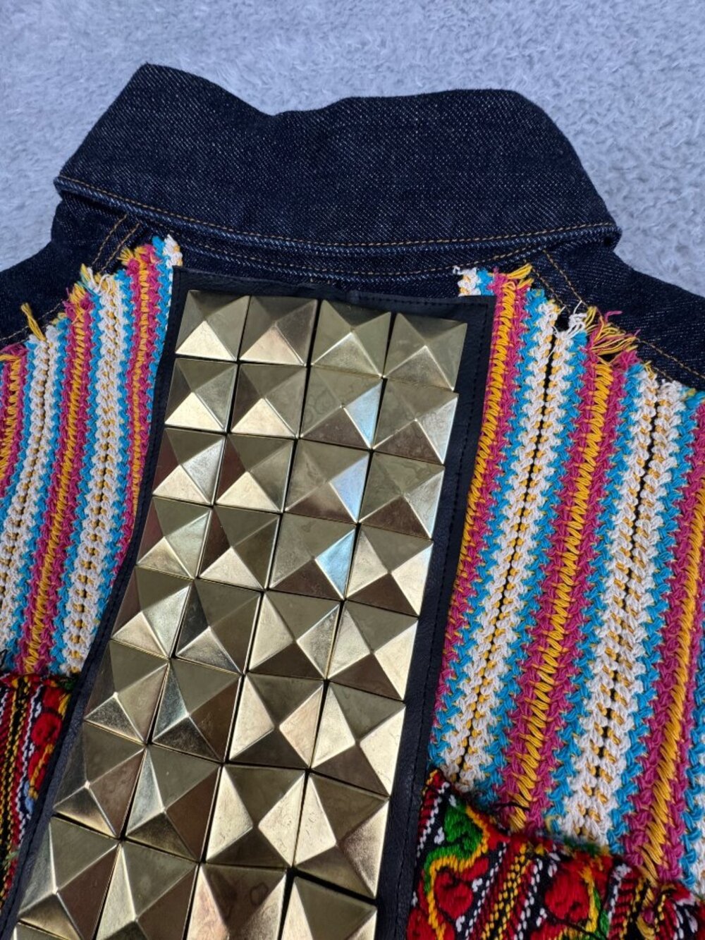 True Religion Camden Blue Collar Denim Jacket Womens M Embellished Design Retro - Picture 14 of 16